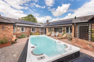 Photo 32- click for photo gallery